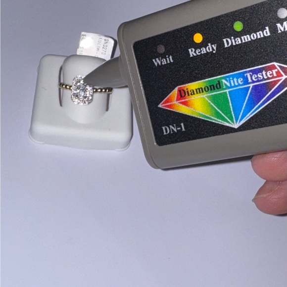 10k Solid Gold Real Diamond Engagement Ring, Bridal Wedding ring, Free Appraisal - Picture 4 of 10